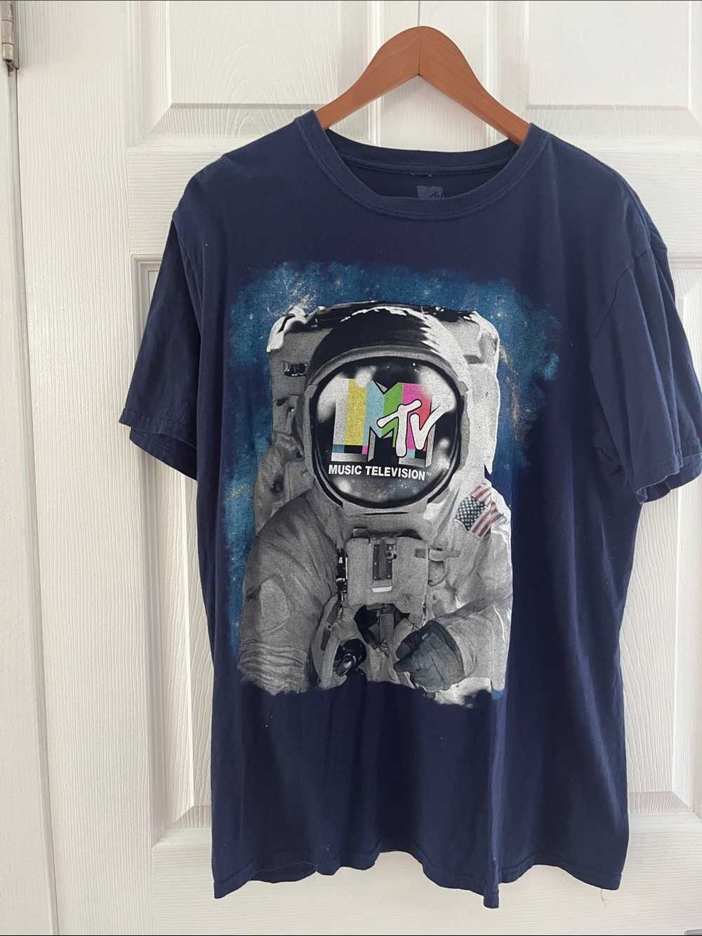 MTV Vintage Navy Blue Tee with Astronaut Tee Shirt 100% Cotton - Picture 1 of 2